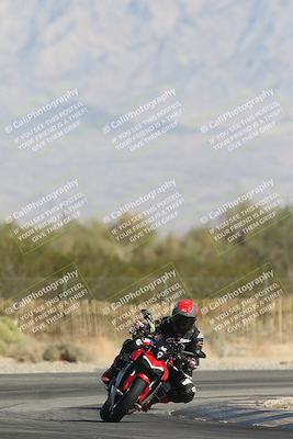 media/Oct-30-2025-Racers Edge (Thu) [[dabbdaf680]]/3-B Group/Session 2 Turn 2/